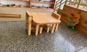 Mesita con una sillita